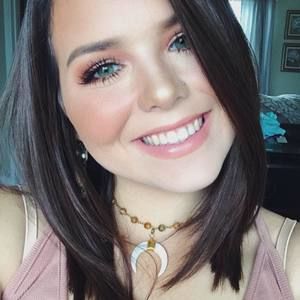 Meet your Posher, Chloe